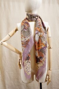 TOUCANS-WOOL&SILK-LAVENDER&CORAL-POSE 2